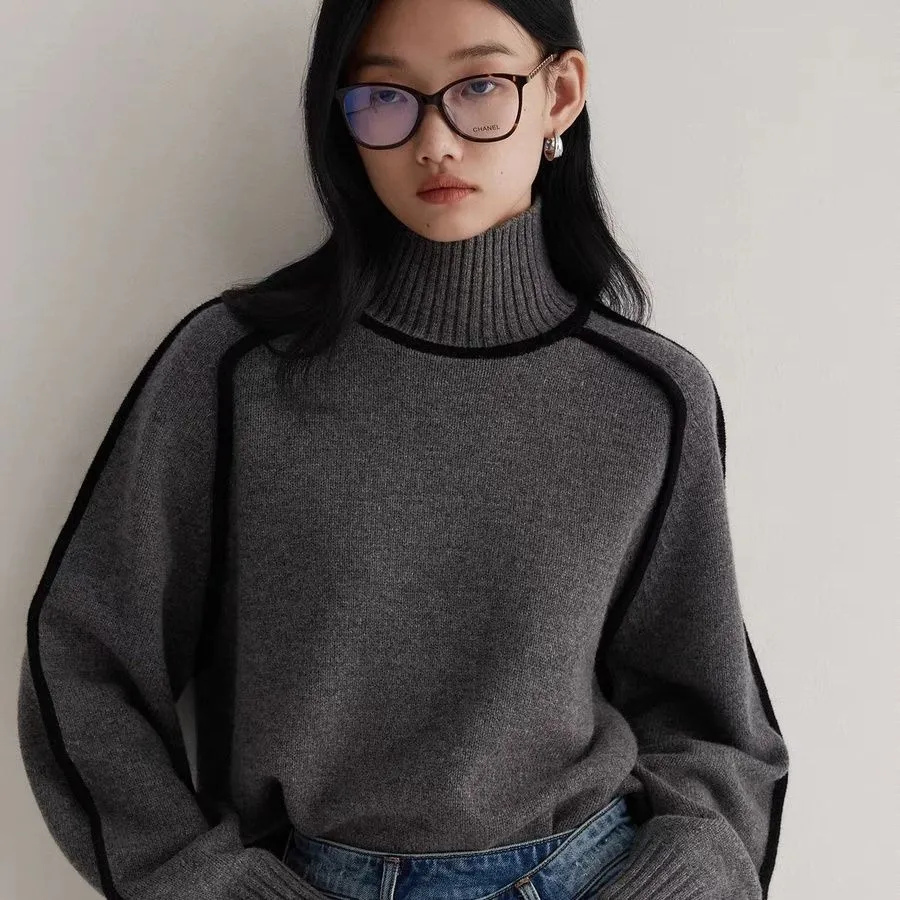 Amaris - Chic Turtleneck Sweater