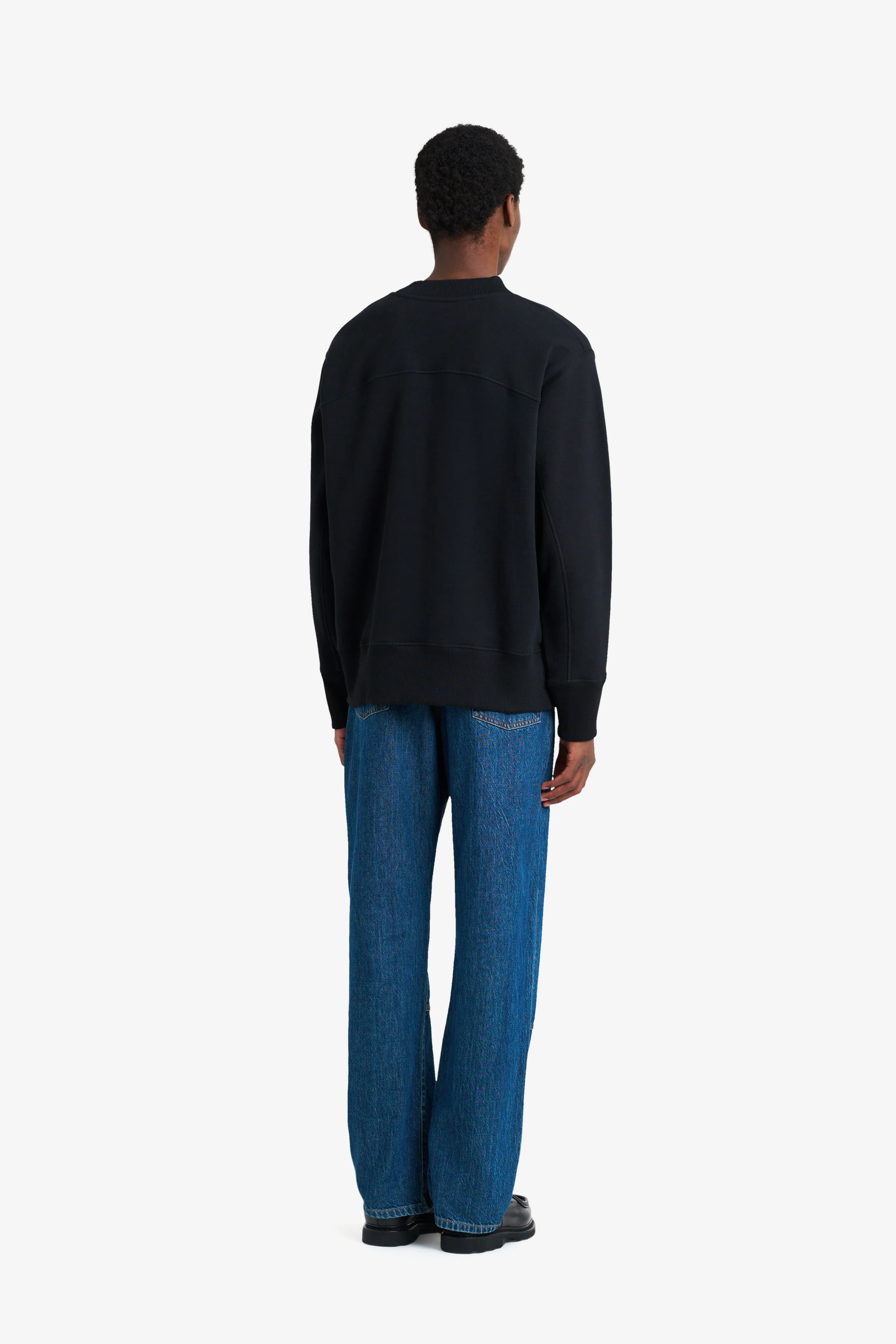 RELAX CREW NECK APPLE BLACK