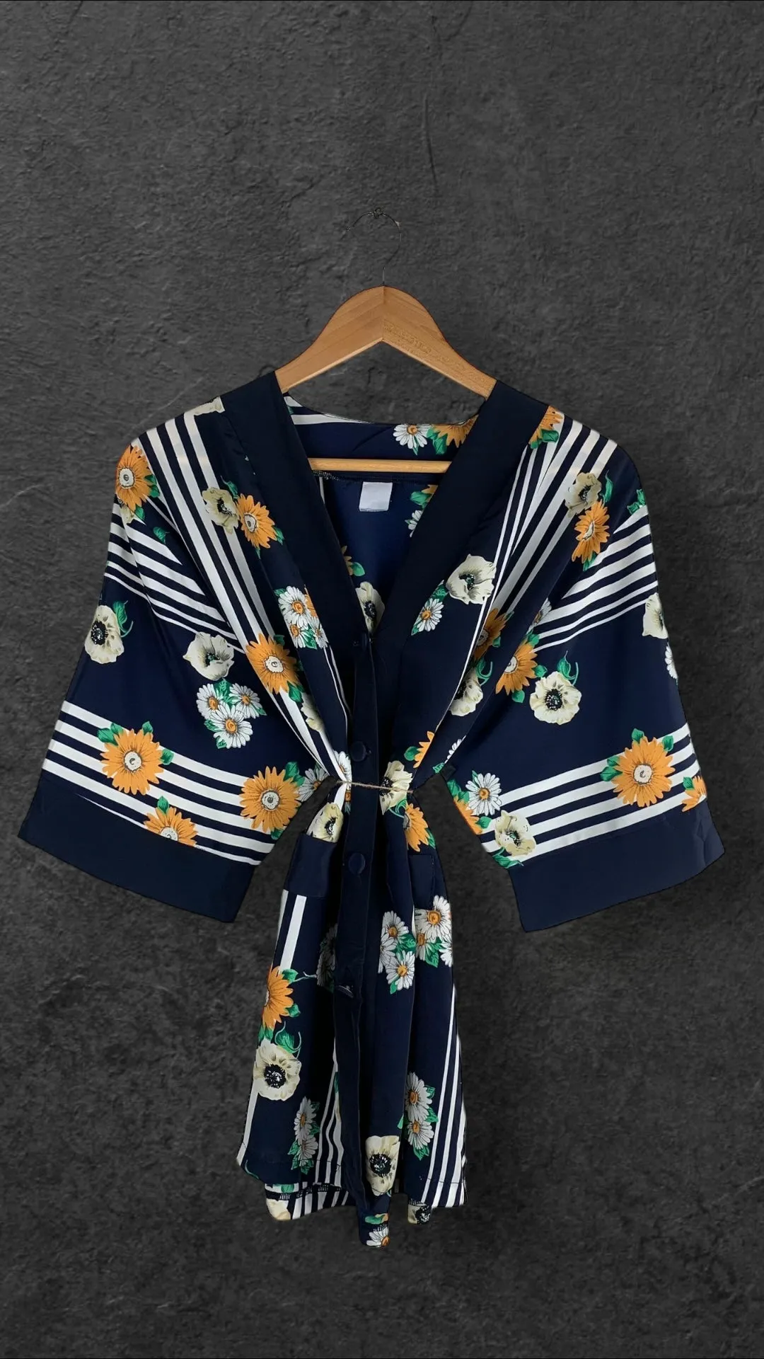 THE BUTTON UP VINTAGE SHIRT- UK 16