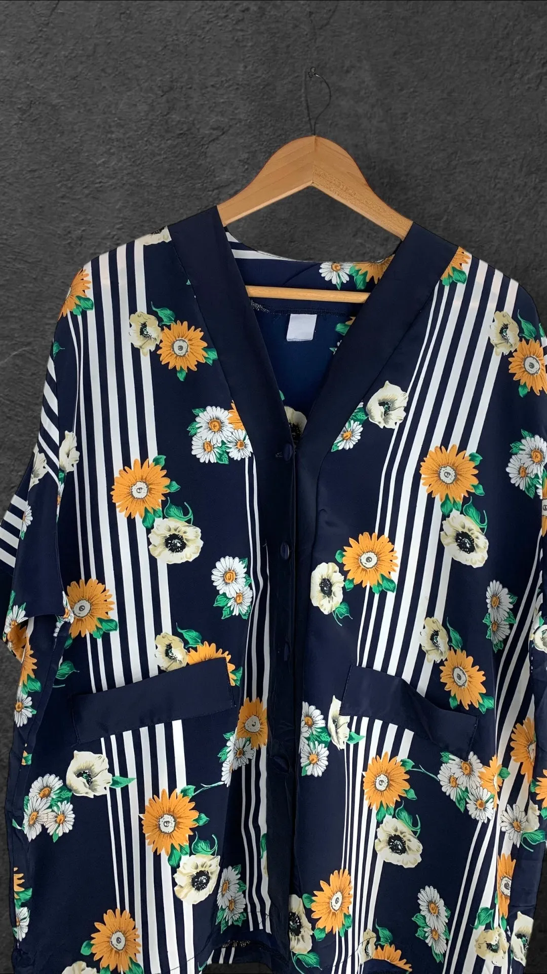 THE BUTTON UP VINTAGE SHIRT- UK 16